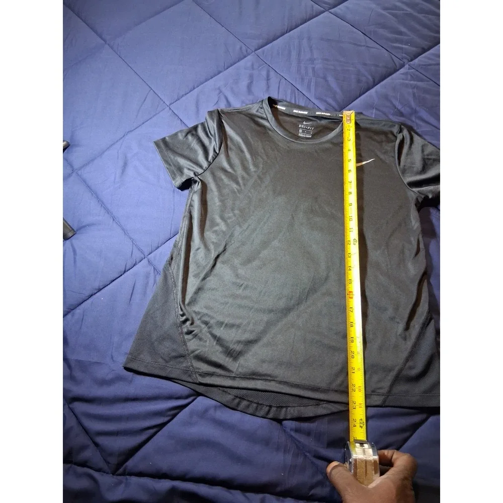 Nike Running Dri-FIT Shirt Mens Medium Black Short Sleeve Mesh Athletic Tee